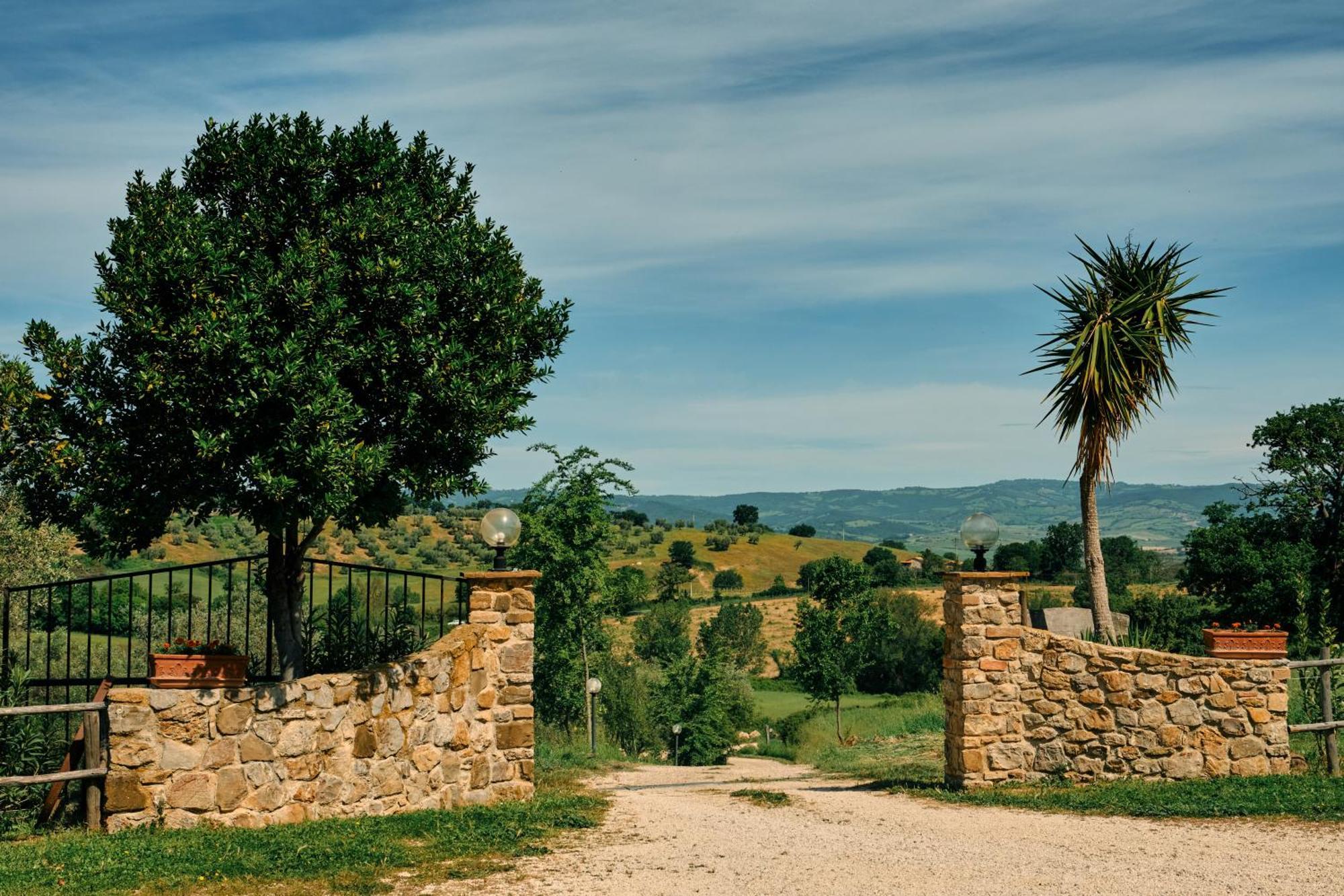 8380 Agriturismo Il Saragiolo Manciano Eksteriør billede